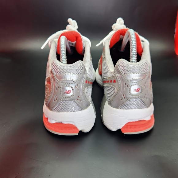 New Balance 749 (2009) - Picture 5 of 6